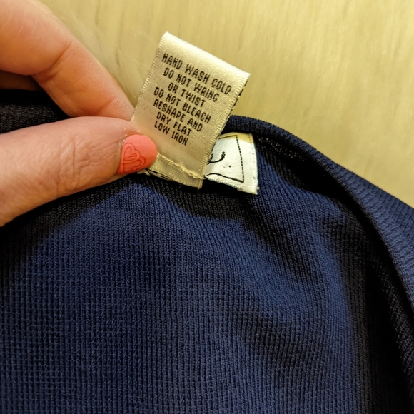 Bob Mackie navy blue and cream striped knit tank top size medium - Picture 7 of 7